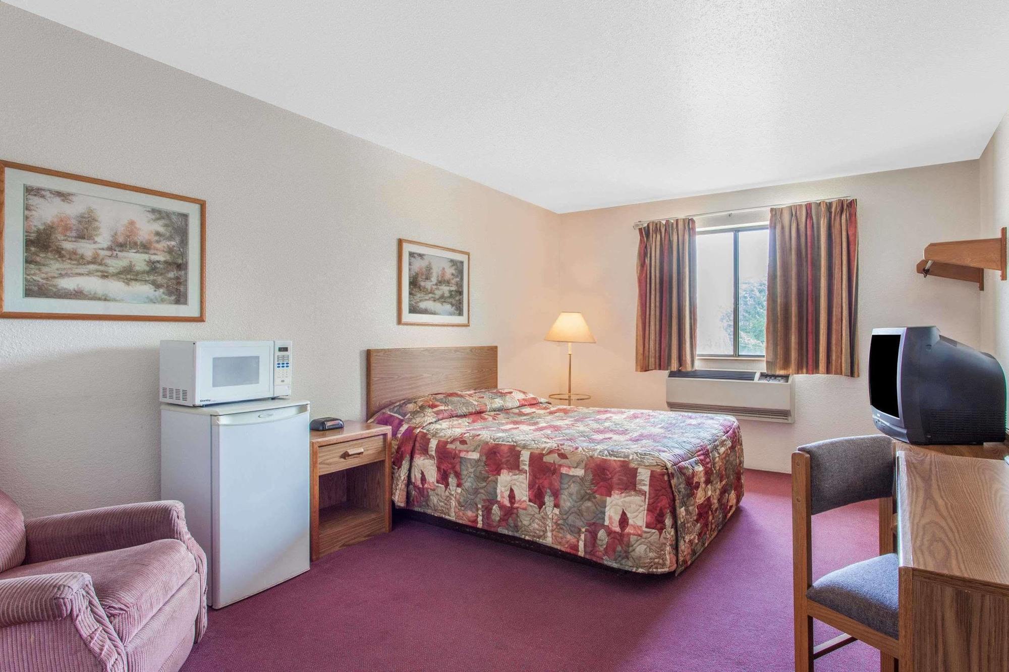 ホテル Super 8 By Wyndham Saanichton Victoria Airport エクステリア 写真