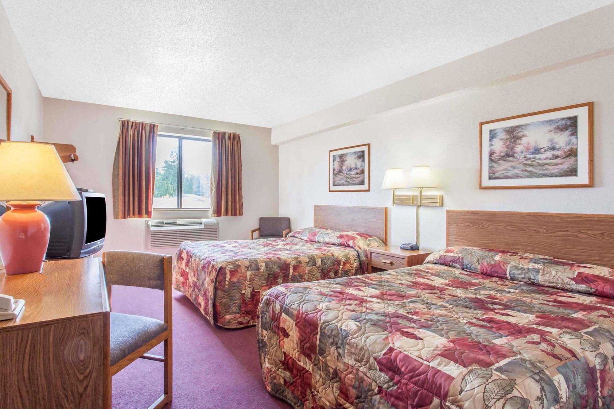 ホテル Super 8 By Wyndham Saanichton Victoria Airport エクステリア 写真