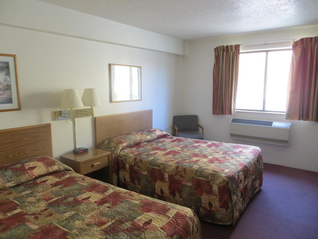 ホテル Super 8 By Wyndham Saanichton Victoria Airport エクステリア 写真
