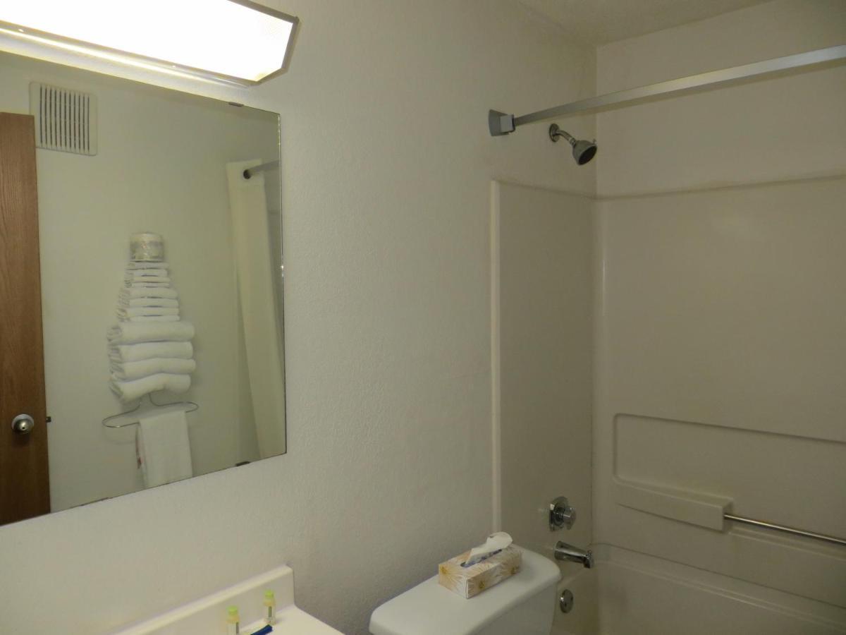 ホテル Super 8 By Wyndham Saanichton Victoria Airport 部屋 写真